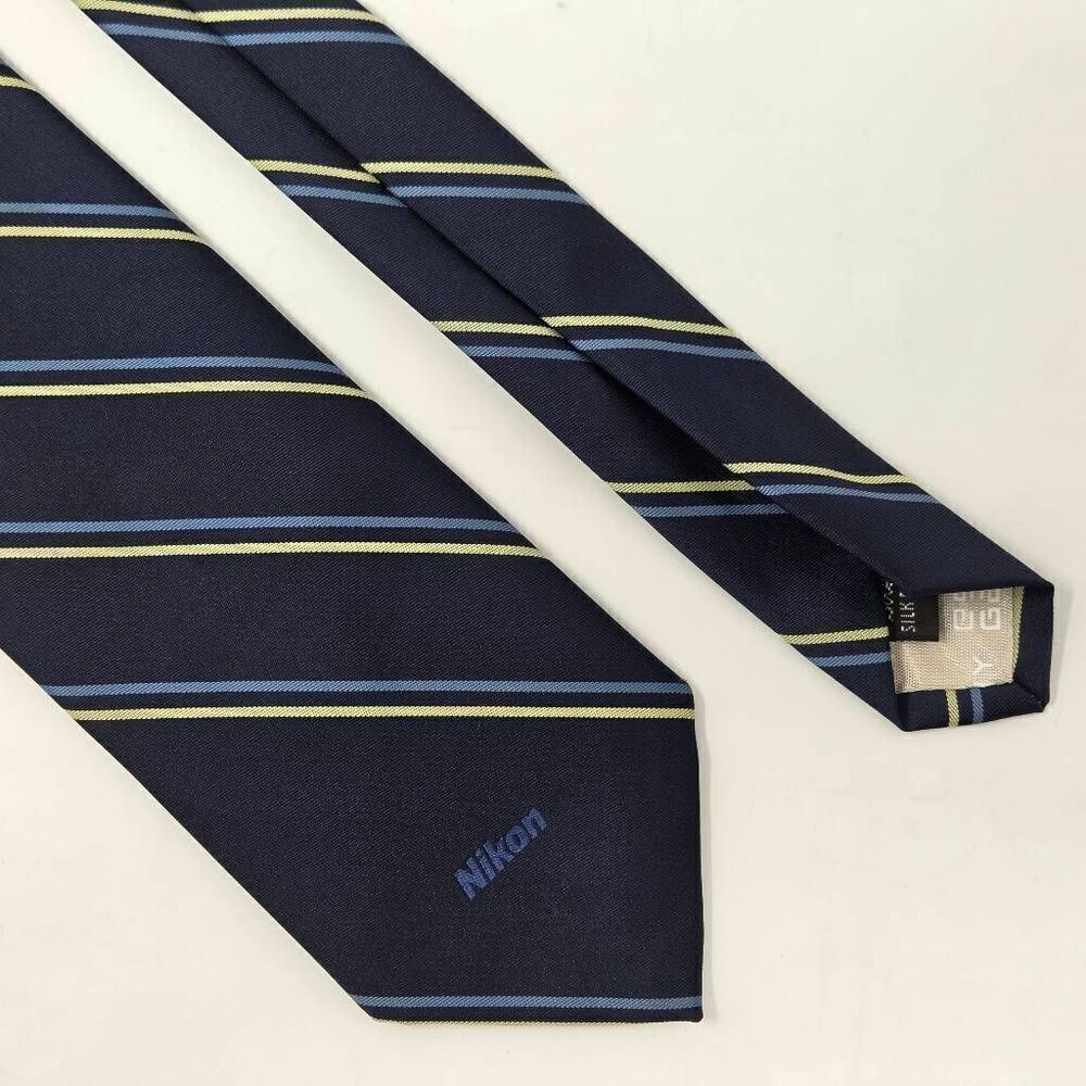 NIKON CAMERA GIVENCHY SILK TIE NAVY BLUE BEIGE STRIPE LOGO SMOOTH 3" X 56"
